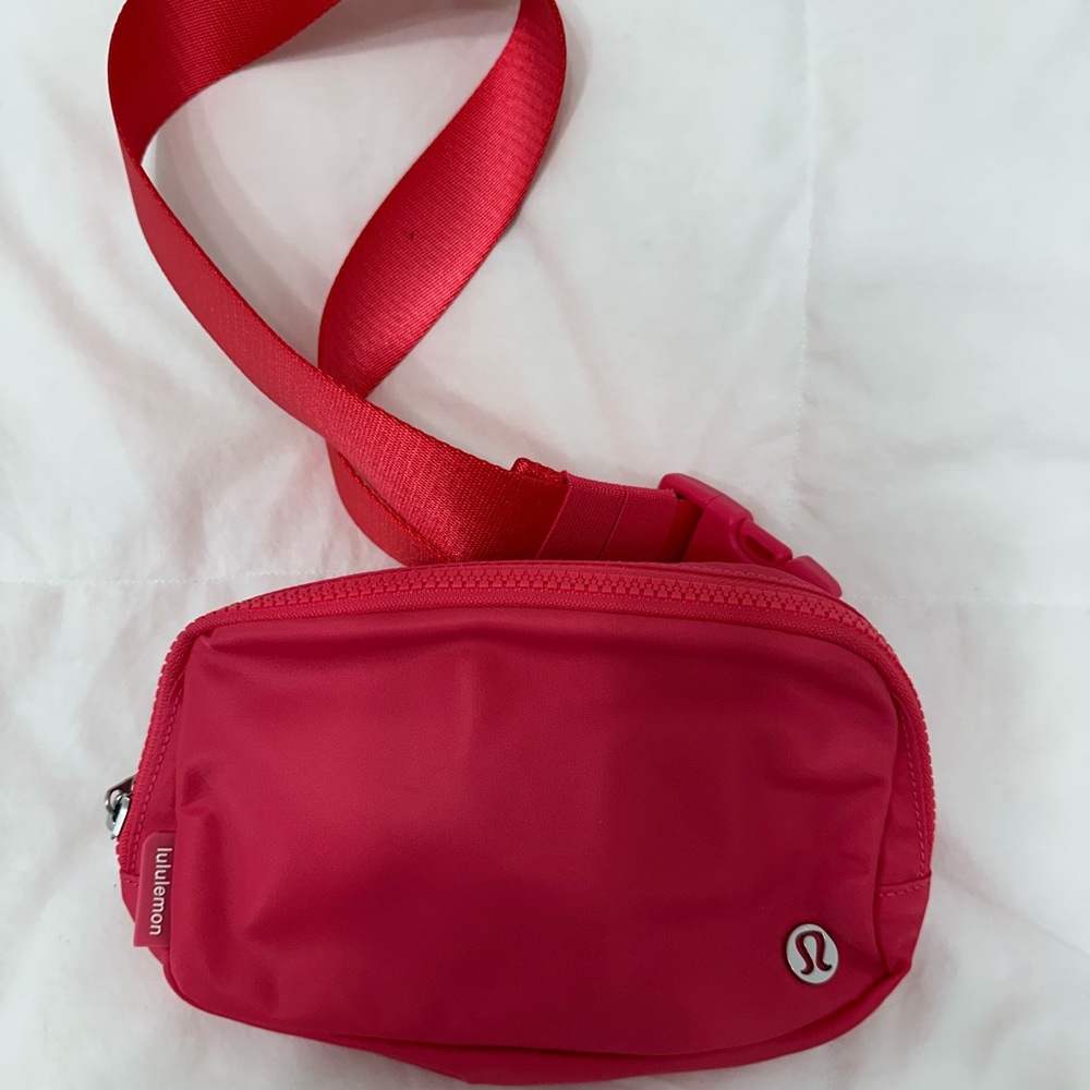 Lululemon Everywhere Belt Bag 1L